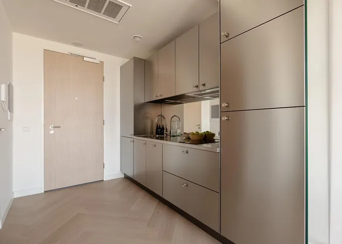 Makerstoren Mid-longstay Serviced For 28 To 180 Days